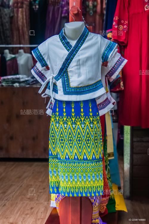 中国云南省傣族女士民族盛装服饰日用品_站酷海洛_正版图片_视频_字体