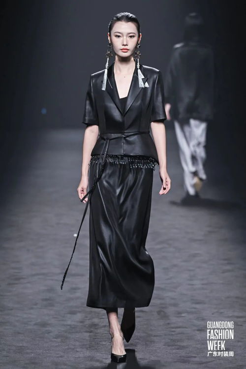 绣梦向粤 高级定制联合秀 先锋潮流与传统服饰文化的灵感碰撞