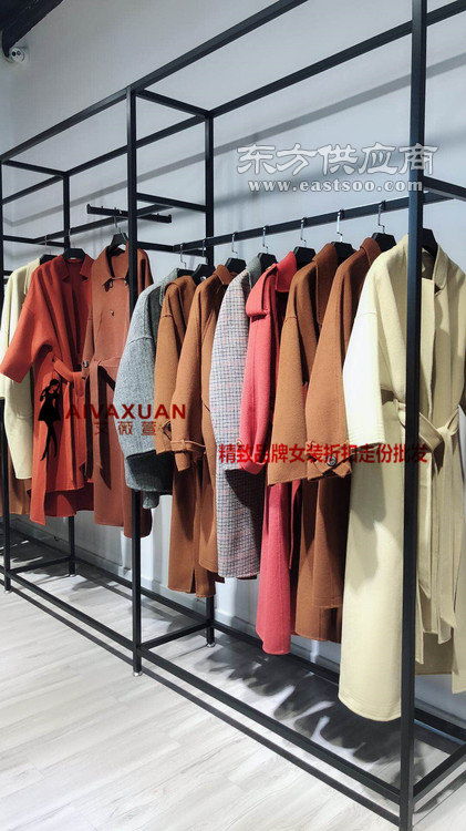 西域玫瑰双面呢大衣——品牌女装的优雅与实惠